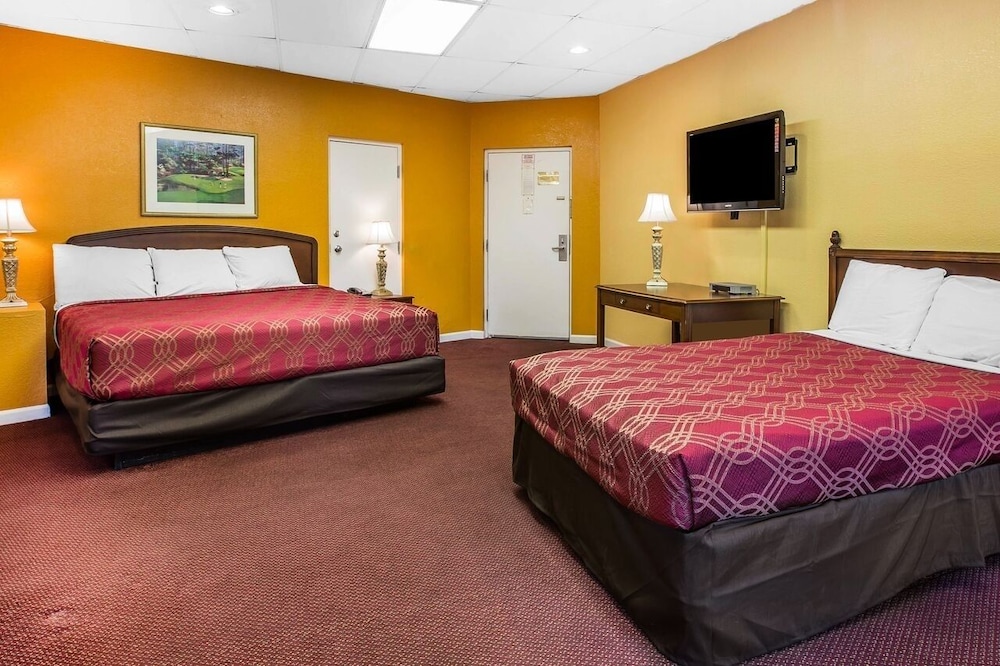 Budgetel Inn & Suites