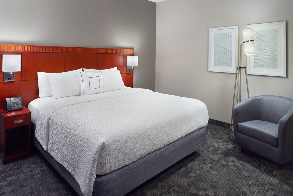 Courtyard by Marriott Greensboro