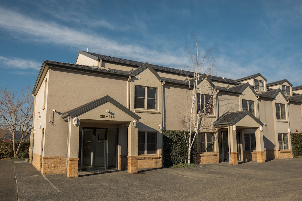 Exterior detail, Best Western Plus Goulburn