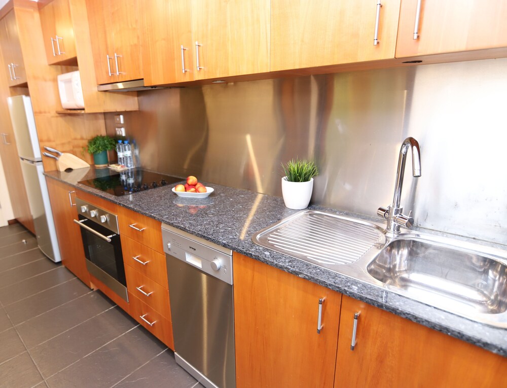 Private kitchen, Best Western Plus Goulburn