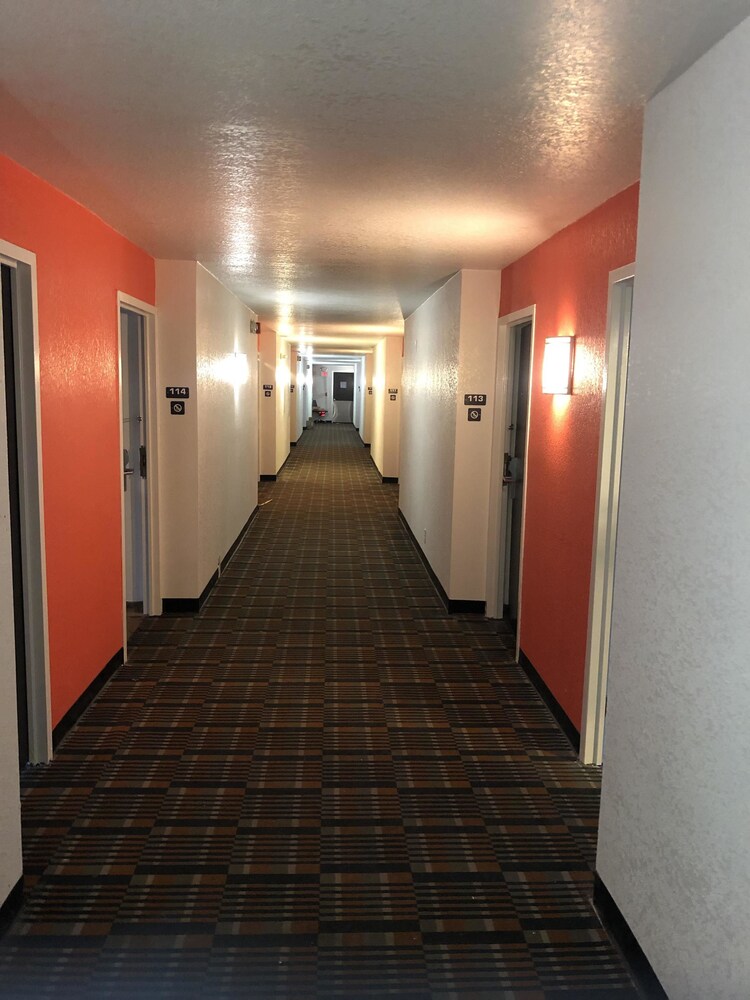 Motel 6 Lincoln, NE - Airport