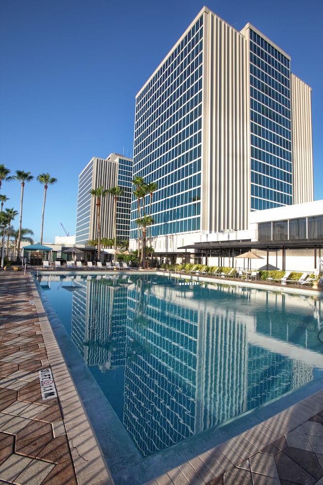 DoubleTree by Hilton at the Entrance to Universal Orlando in Orlando