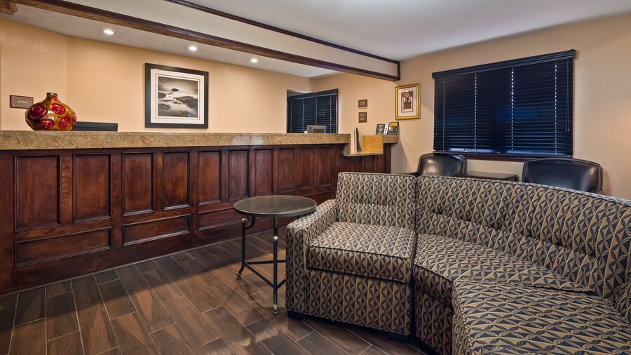 SureStay Plus by Best Western Omaha South