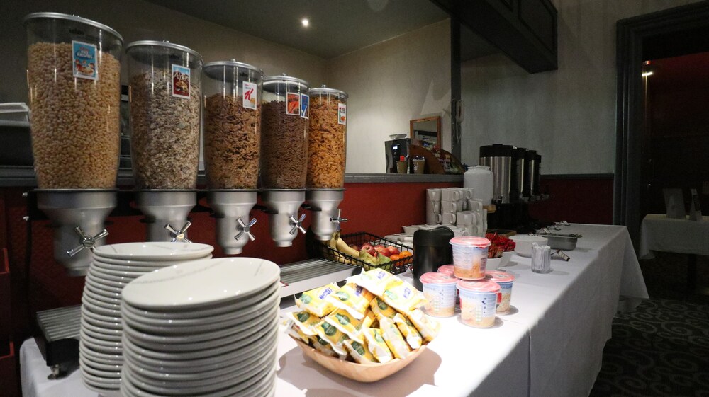 Breakfast area, Best Western Queens Hotel