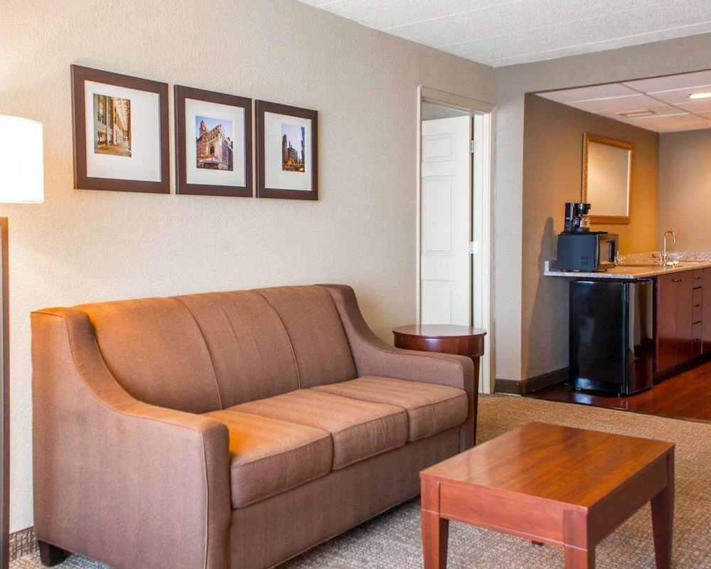 Quality Inn & Suites Orland Park - Chicago