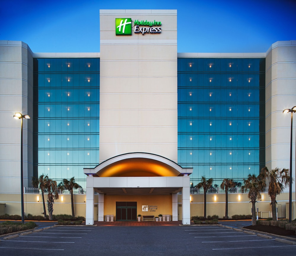 Holiday Inn Express Hotel Suites Va Beach Oceanfront In Norfolk