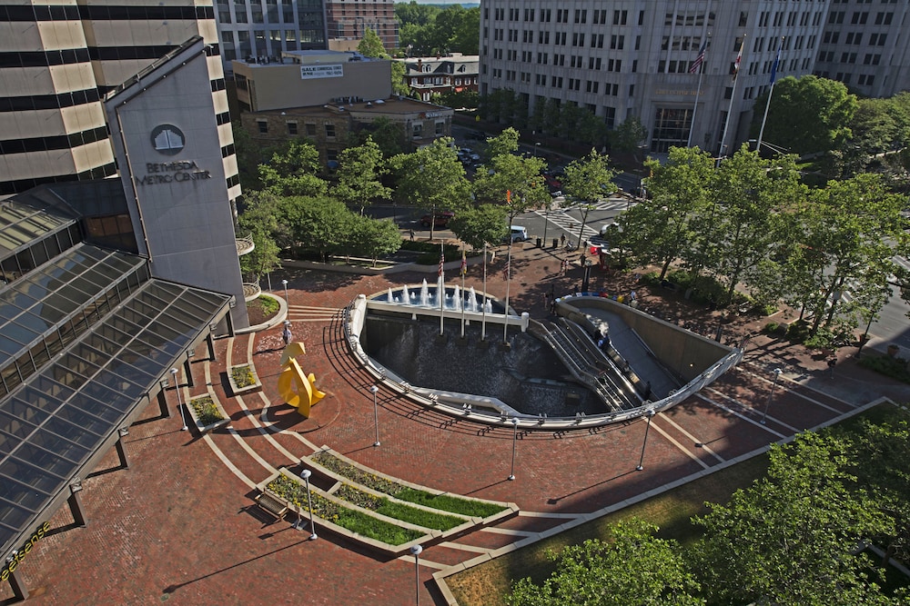 Fountain, Hyatt Regency Bethesda