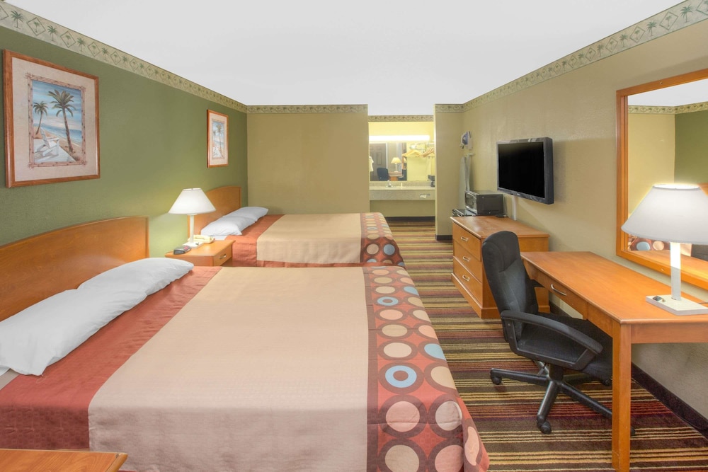 Super 8 by Wyndham Shreveport