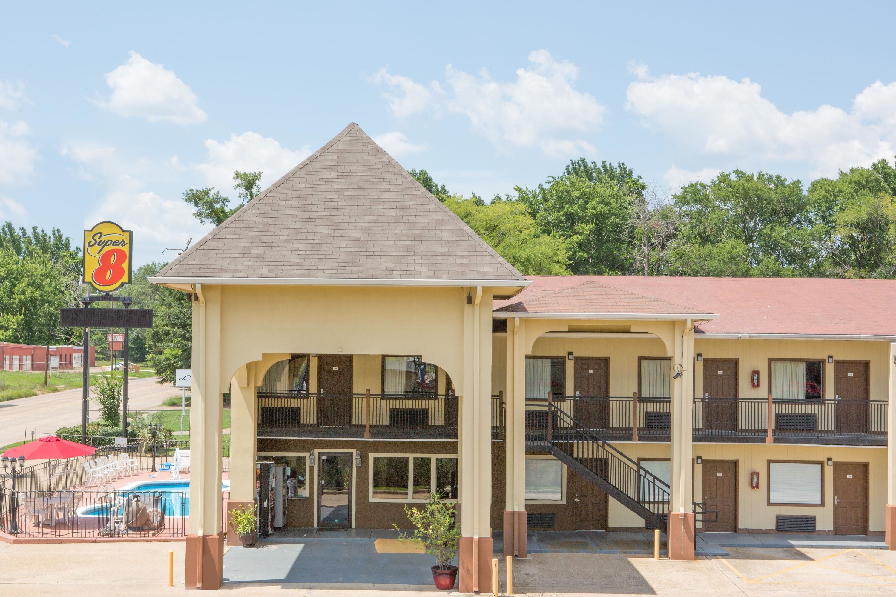 Super 8 by Wyndham Shreveport in Shreveport, United States