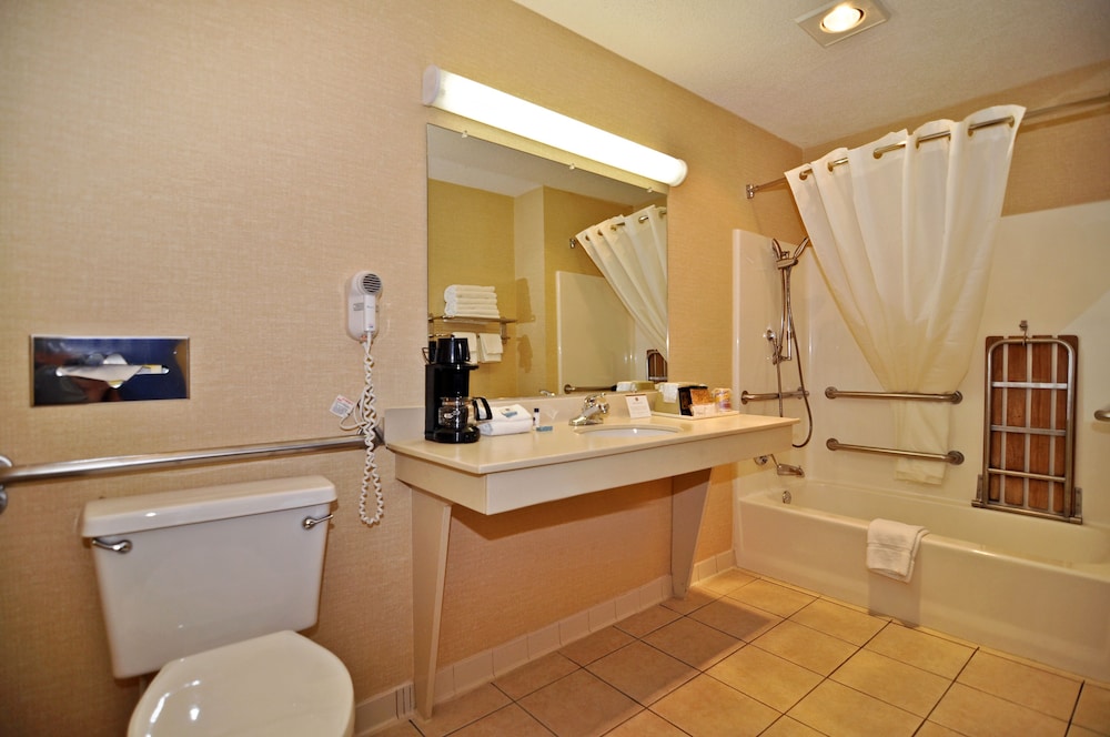 Quality Inn in Ashburn Best Rates & Deals on Orbitz