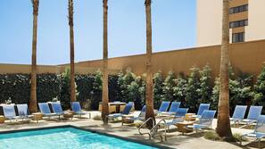 2 outdoor pools