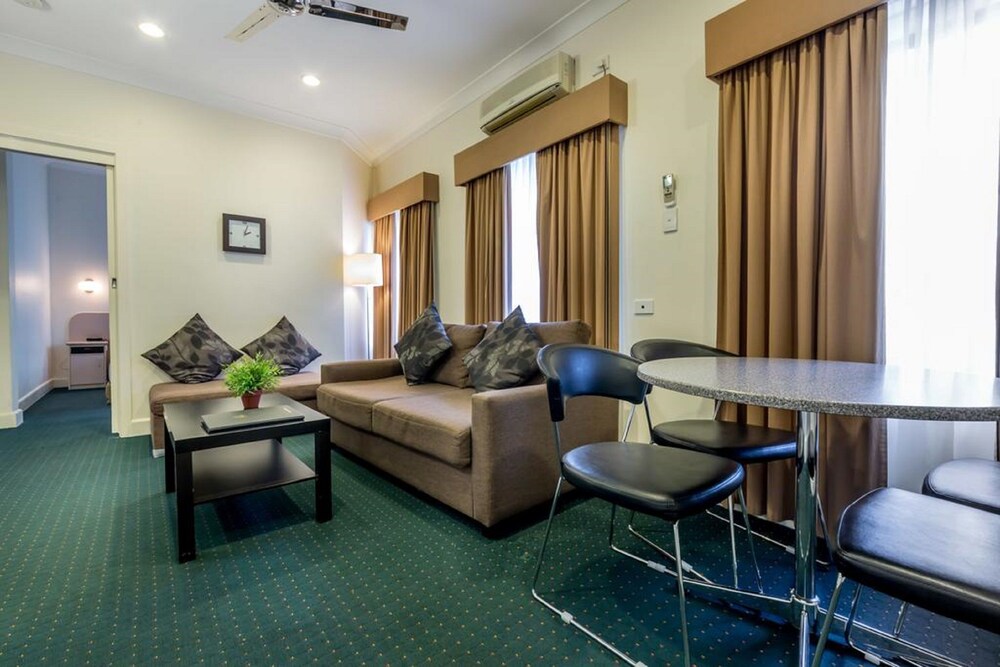 Room, Melbourne's Princes Park Motor Inn