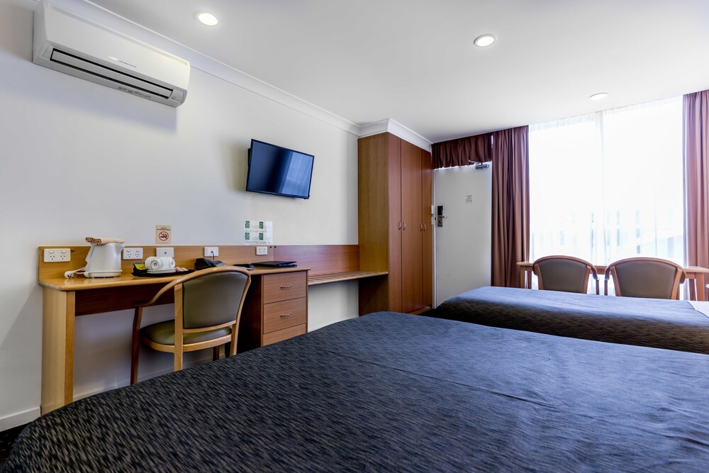 Room, Melbourne's Princes Park Motor Inn