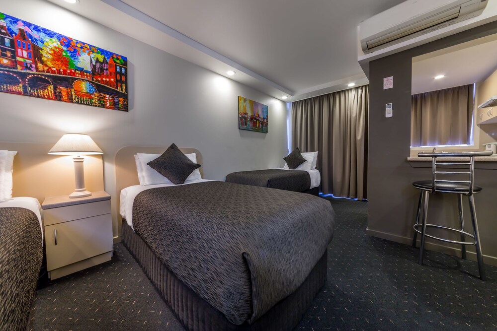 Room, Melbourne's Princes Park Motor Inn