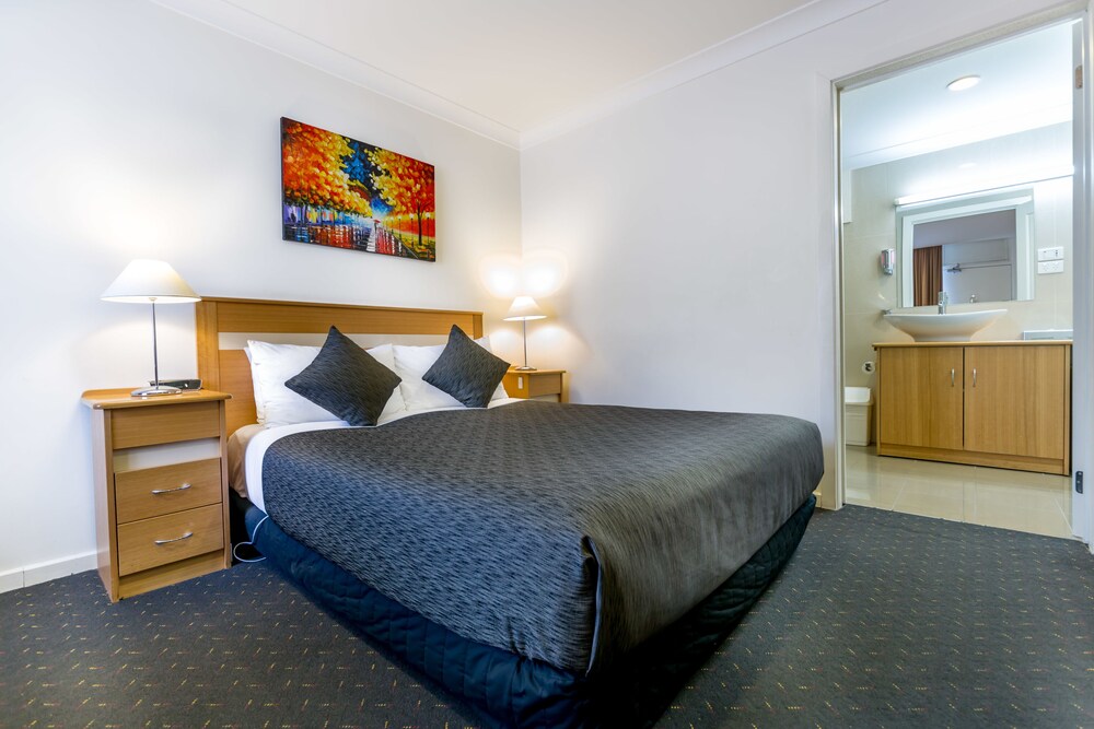 Room, Melbourne's Princes Park Motor Inn