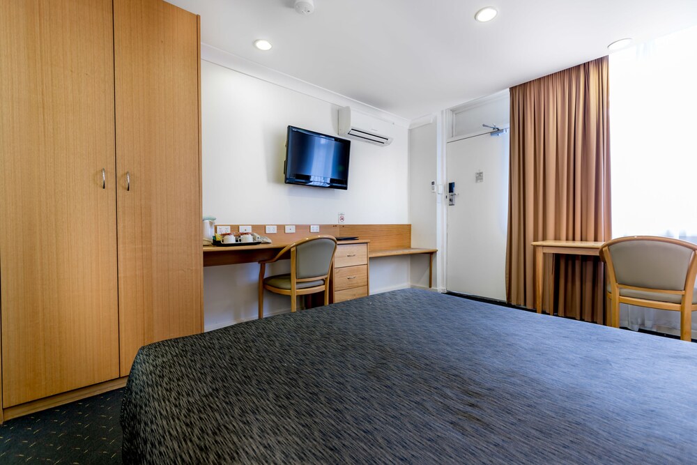 Room, Melbourne's Princes Park Motor Inn