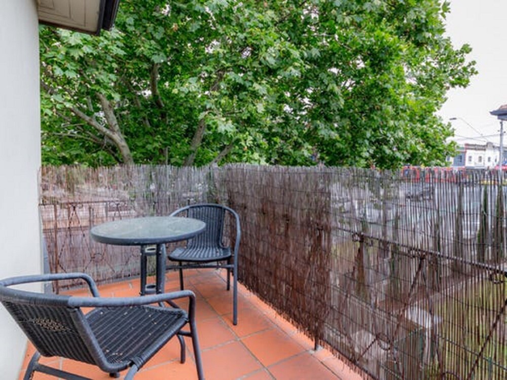 Balcony, Melbourne's Princes Park Motor Inn