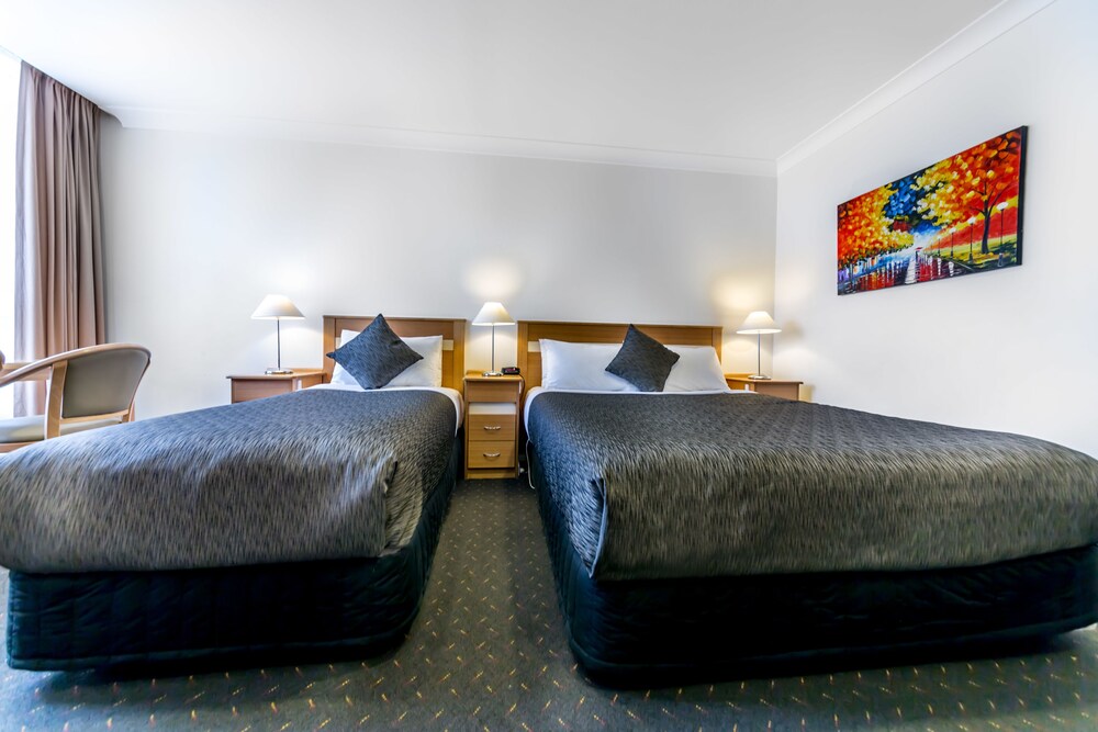 Room, Melbourne's Princes Park Motor Inn