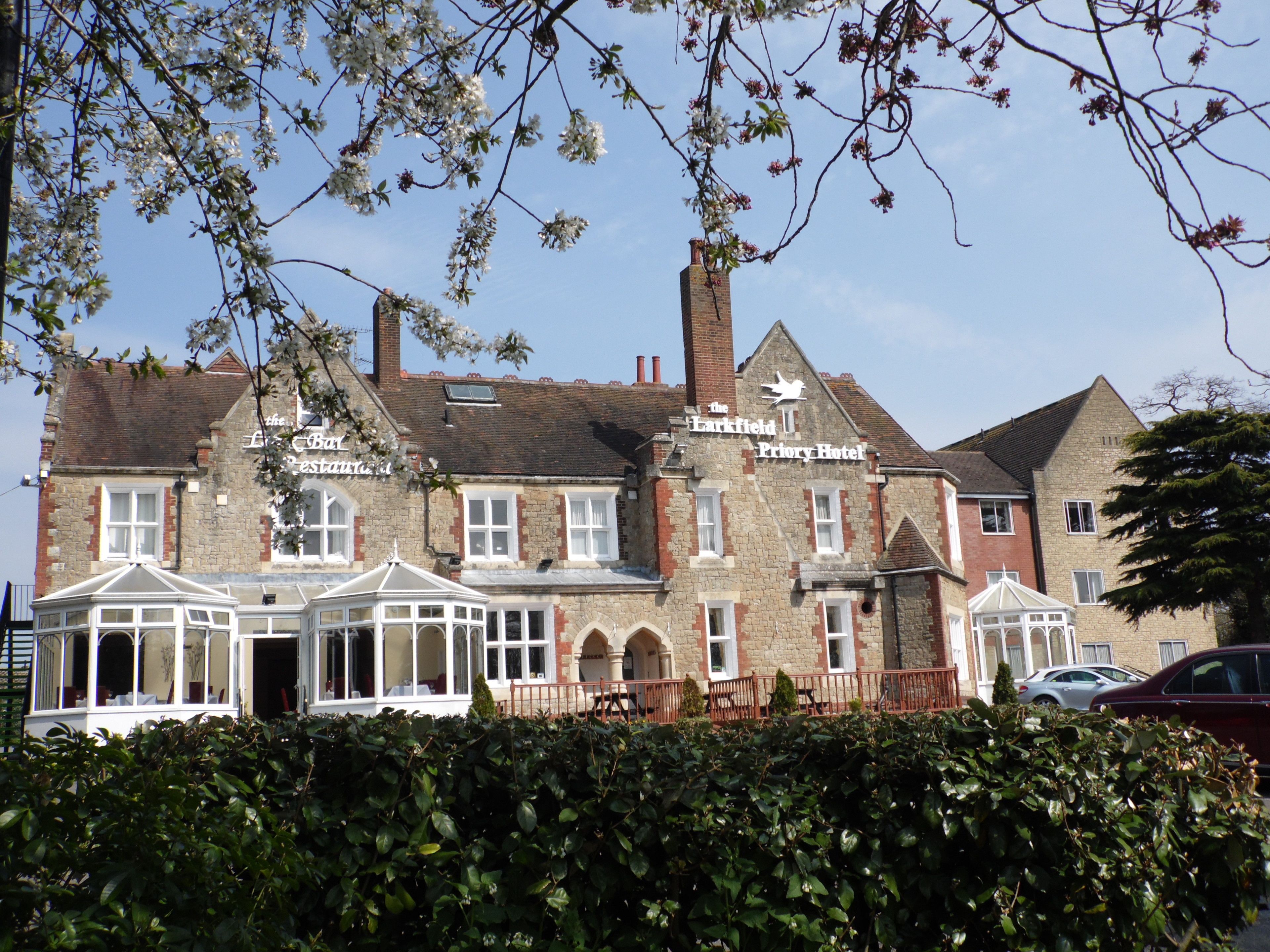 小村庄餐厅酒店 (Larkfield Priory Hotel & Restaurant) 艾尔斯福德 - GBR - 优惠订房和住客点评 | 智游网 Expedia.com.uk in Kent, United States