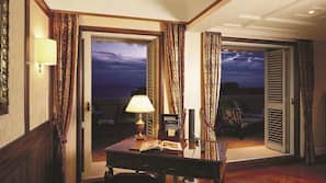 Premium bedding, down comforters, in-room safe, blackout drapes