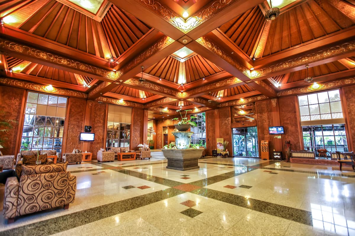 Singgasana Hotel Surabaya, Surabaya | Expedia.co.id