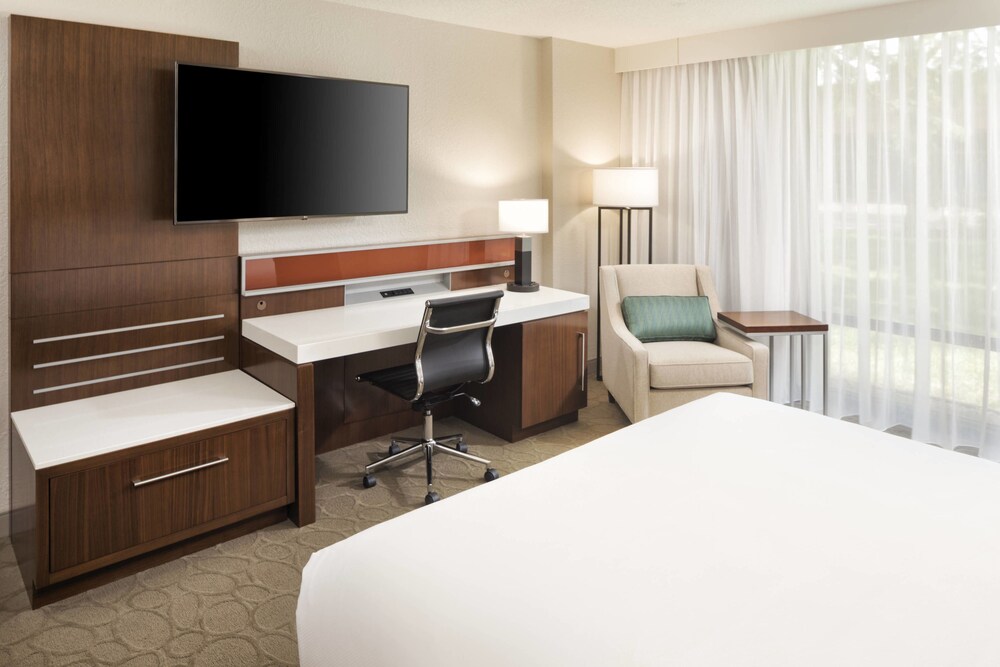 Delta Hotels by Marriott Minneapolis Northeast