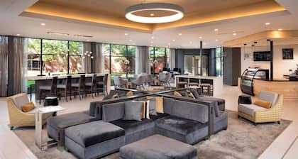 Delta Hotels by Marriott Minneapolis Northeast