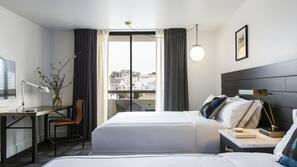 Premium bedding, in-room safe, desk, laptop workspace
