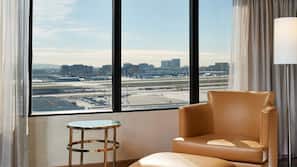 Premium bedding, pillow top beds, in-room safe, desk