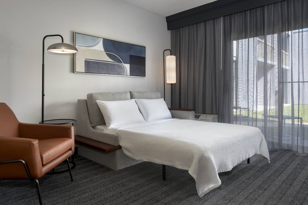 Room, Courtyard by Marriott Poughkeepsie