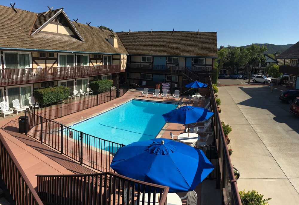 Pool, King Frederik Inn