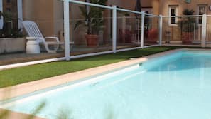Piscine extérieure (ouverte en saison)