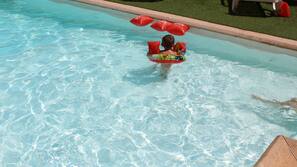 Piscine extérieure (ouverte en saison)