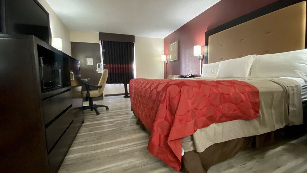 Ramada by Wyndham Harrisonburg in Harrisonburg | Best Rates &amp; Deals on Orbitz