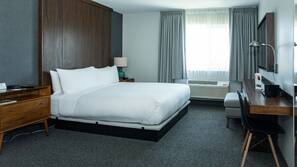 Hypo-allergenic bedding, down comforters, in-room safe, desk