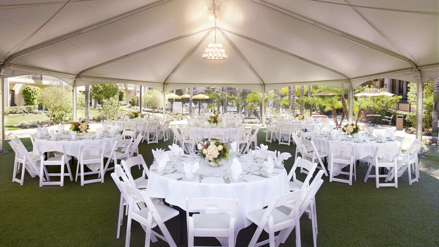DoubleTree by Hilton Ontario Airport