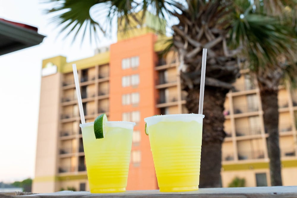 Restaurant, Surfside Beach Oceanfront Hotel