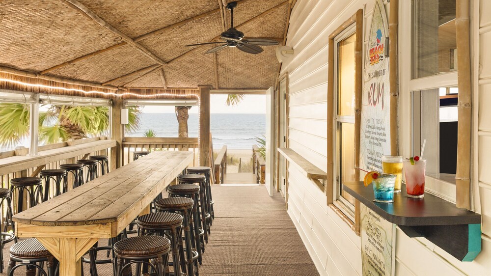 Bar (on property), Surfside Beach Oceanfront Hotel