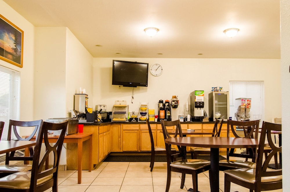 Breakfast area, Days Inn by Wyndham Panguitch