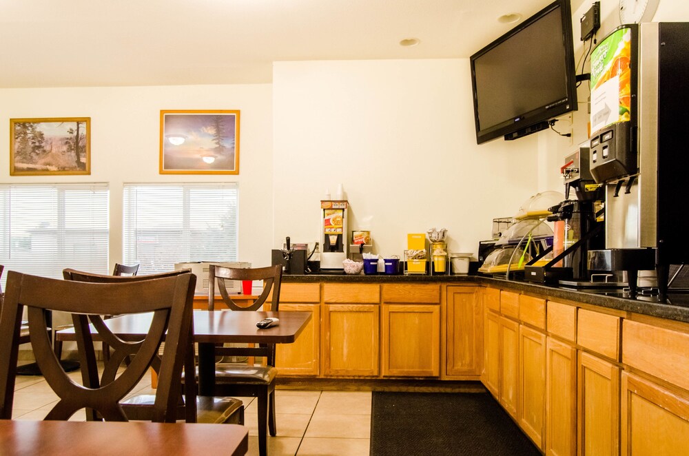 Breakfast area, Days Inn by Wyndham Panguitch