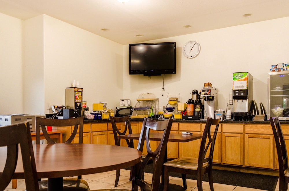 Breakfast area, Days Inn by Wyndham Panguitch