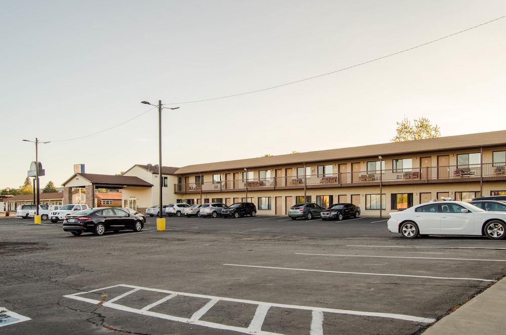 Property grounds, Days Inn by Wyndham Panguitch