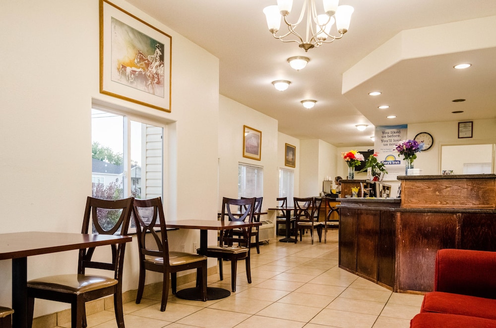 Lobby sitting area, Days Inn by Wyndham Panguitch