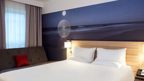 Hypo-allergenic bedding, in-room safe, desk, iron/ironing board