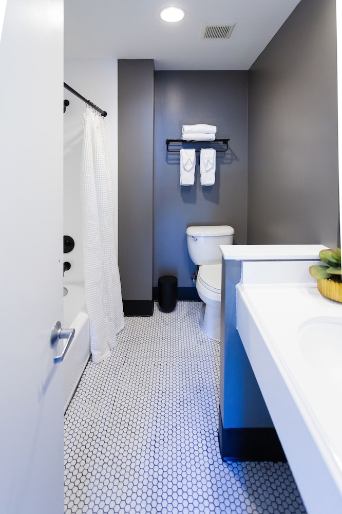 Photo - Dupont Circle Embassy Inn by FOUND