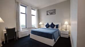 Hypo-allergenic bedding, in-room safe, desk, blackout drapes