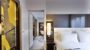 Minibar, in-room safe, individually decorated, individually furnished
