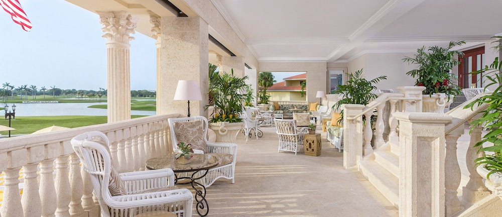 Lobby sitting area, Trump National Doral Miami