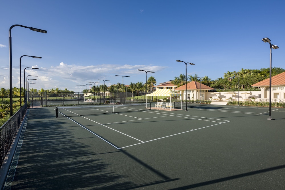 Tennis court, Trump National Doral Miami