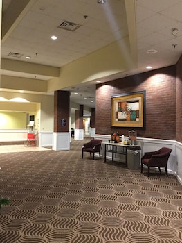 Days Inn & Suites by Wyndham Tallahassee Conf Center I-10